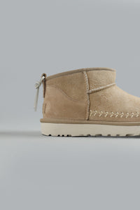 CLASSIC ULTRA MINI BIARRITZ ANKLE BOOTS LIGHT BEIGE LIGHT BEIGE