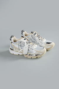 BE RIGHT BACK SNEAKERS