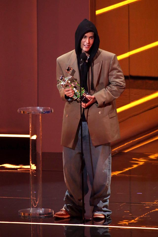 [Justin bieber] wears [fear of god] to the [mtv vmas]
