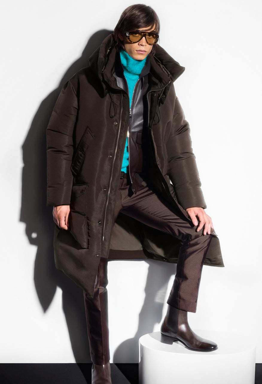 [Tom ford] fw22 takes a [luxe trip back] to the 70s