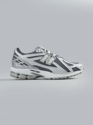 1906 Sneakers