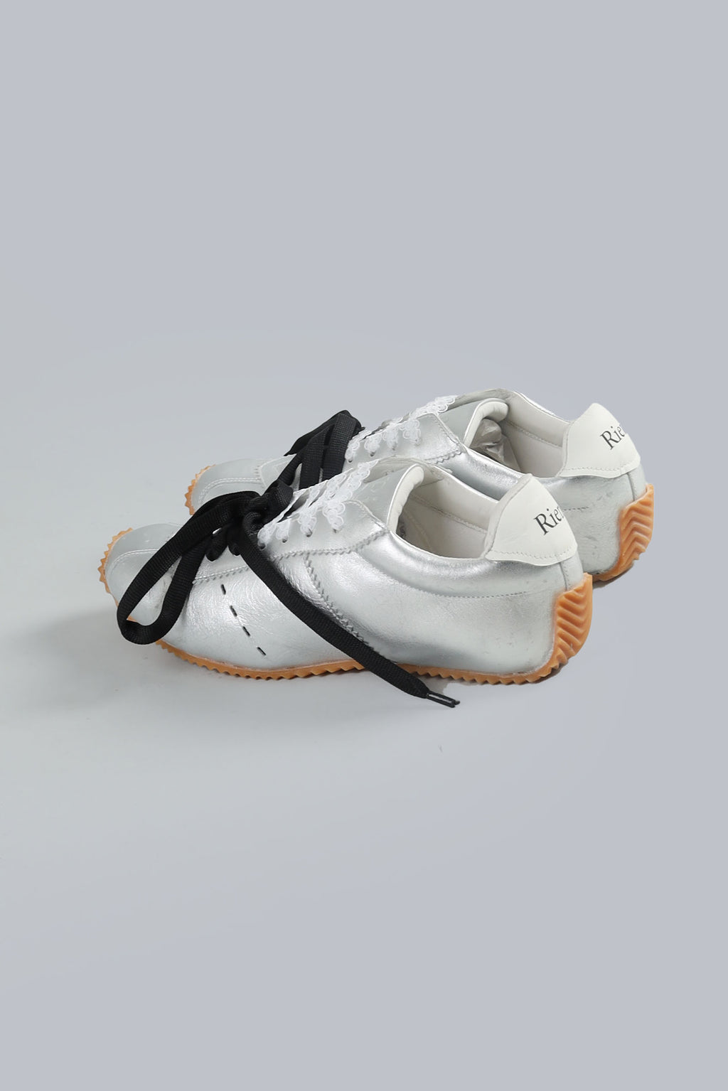 Nomad Silver sneakers