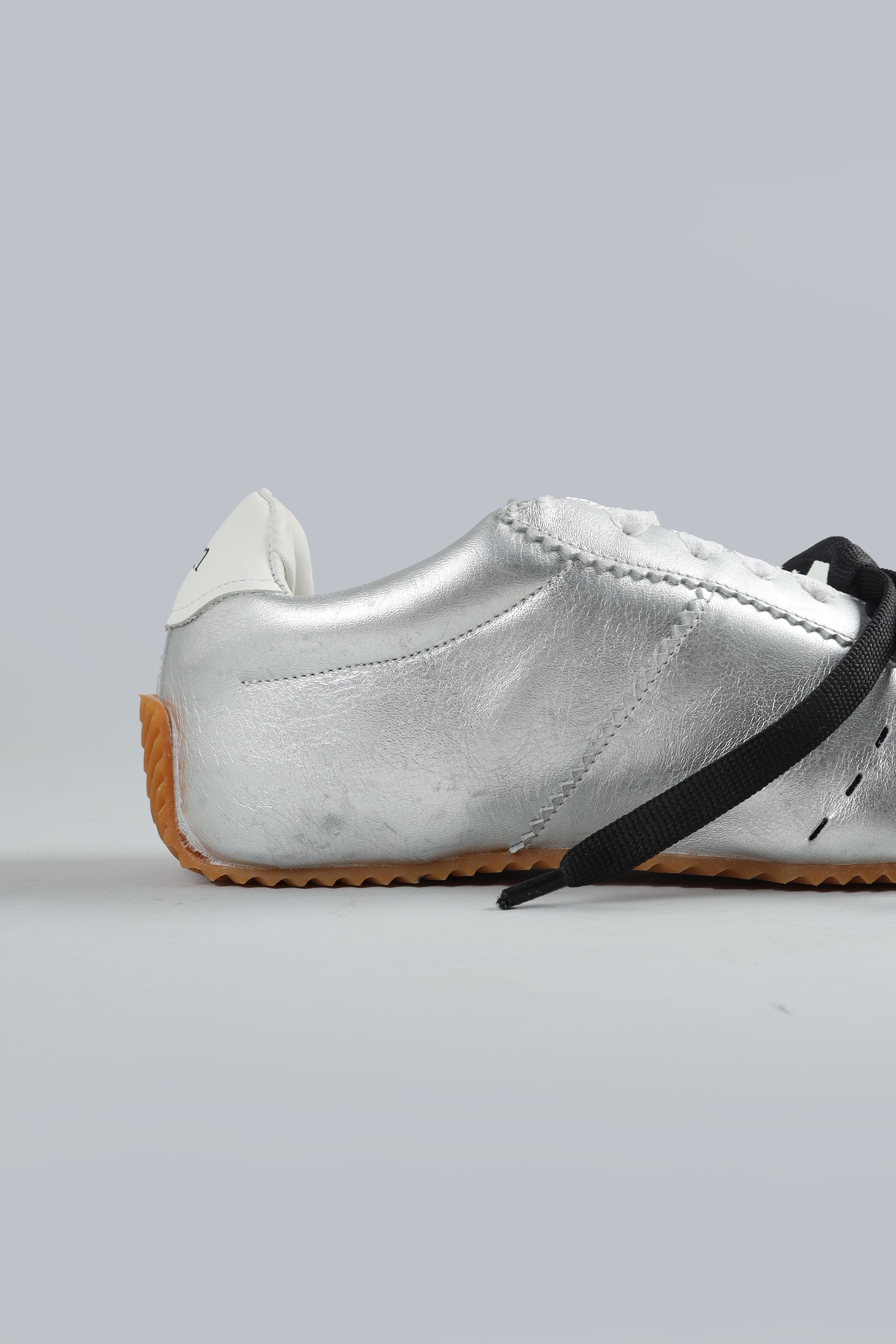 Nomad Silver sneakers
