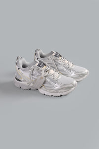 BE RIGHT BACK SNEAKERS