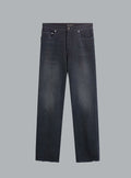 Jeans met gebogen knieën 