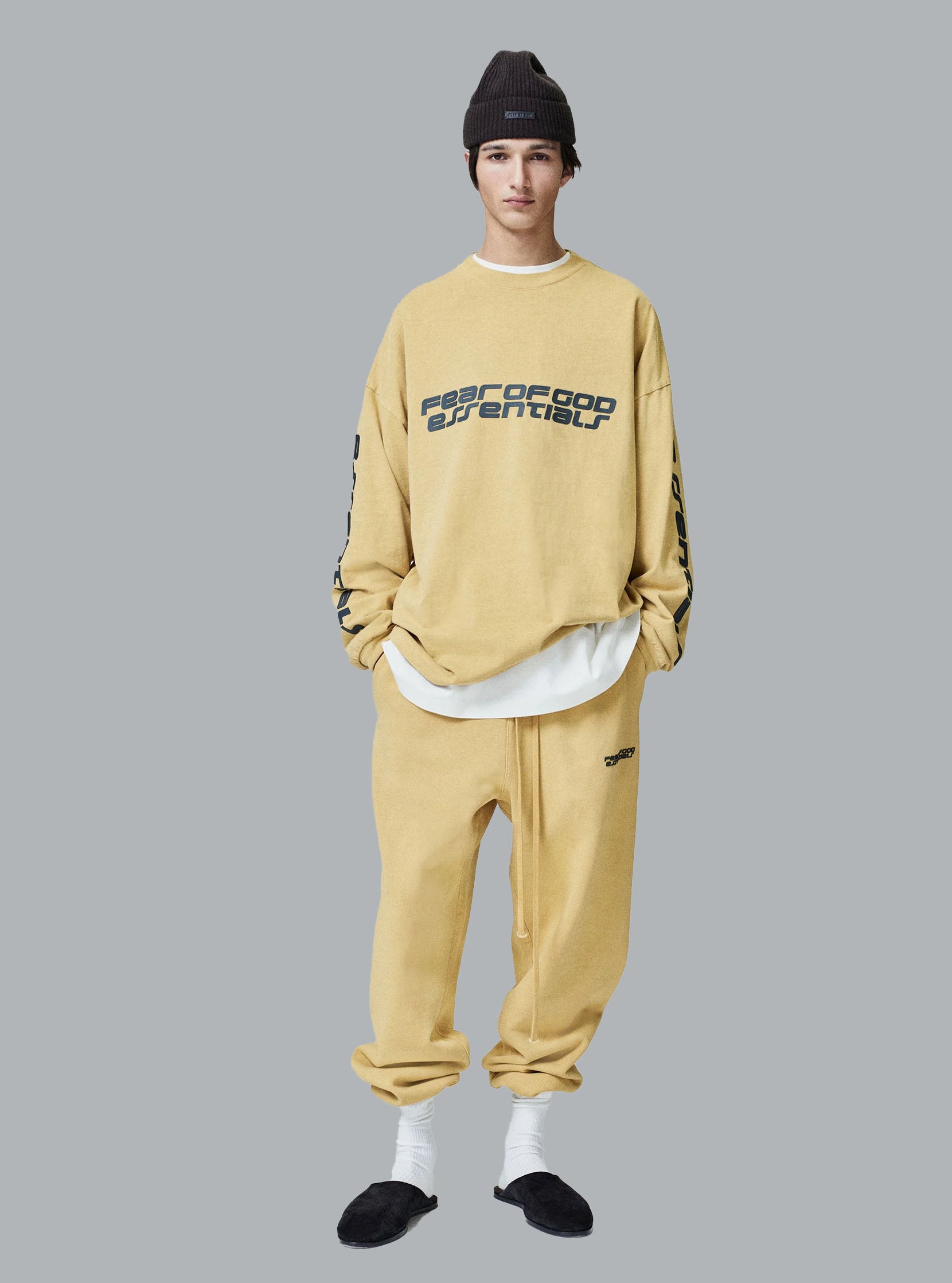 CLASSIC FIT LOGO SWEATPANTS