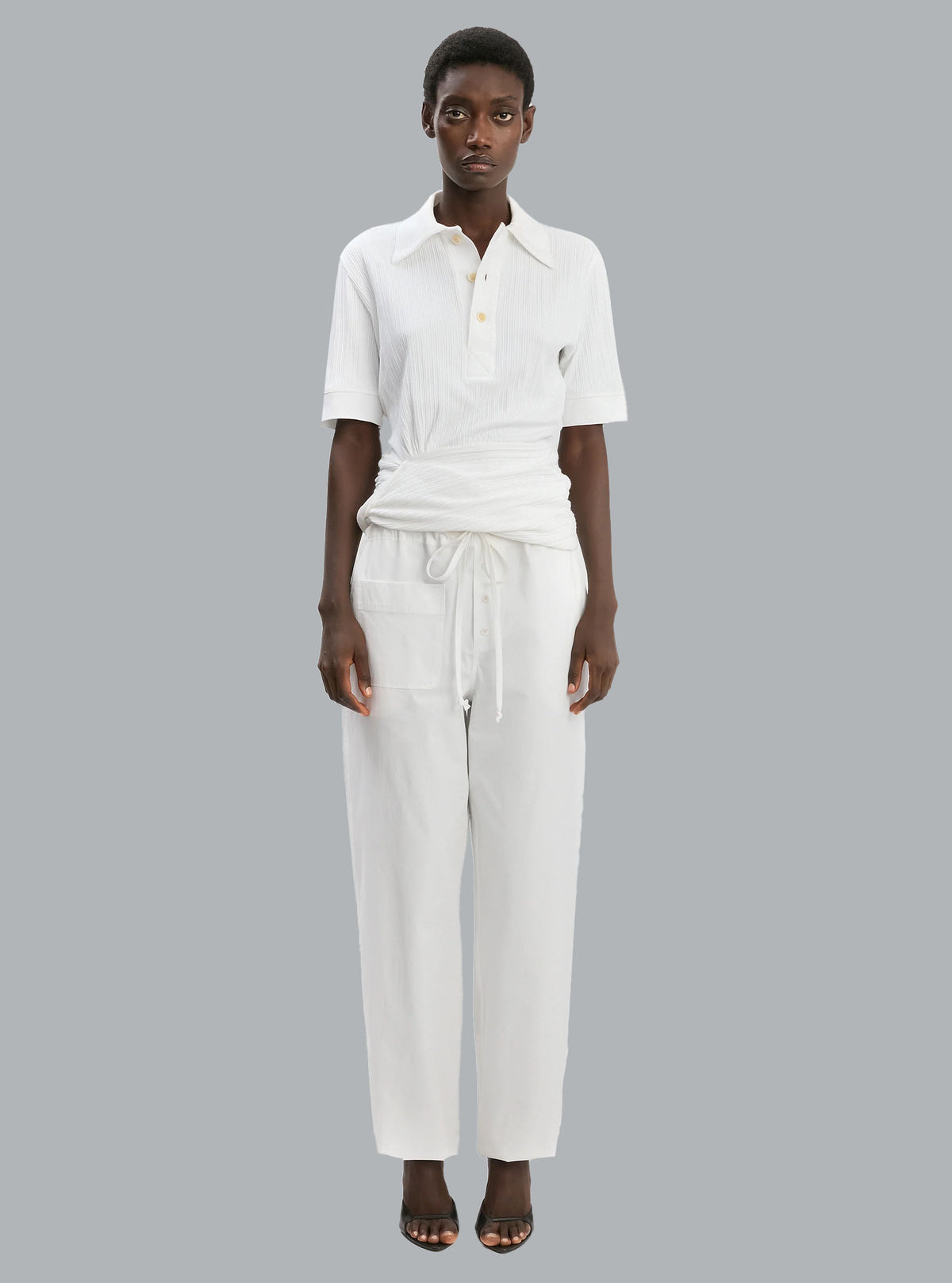 Poloshirt mit Twist-Detail WHITE