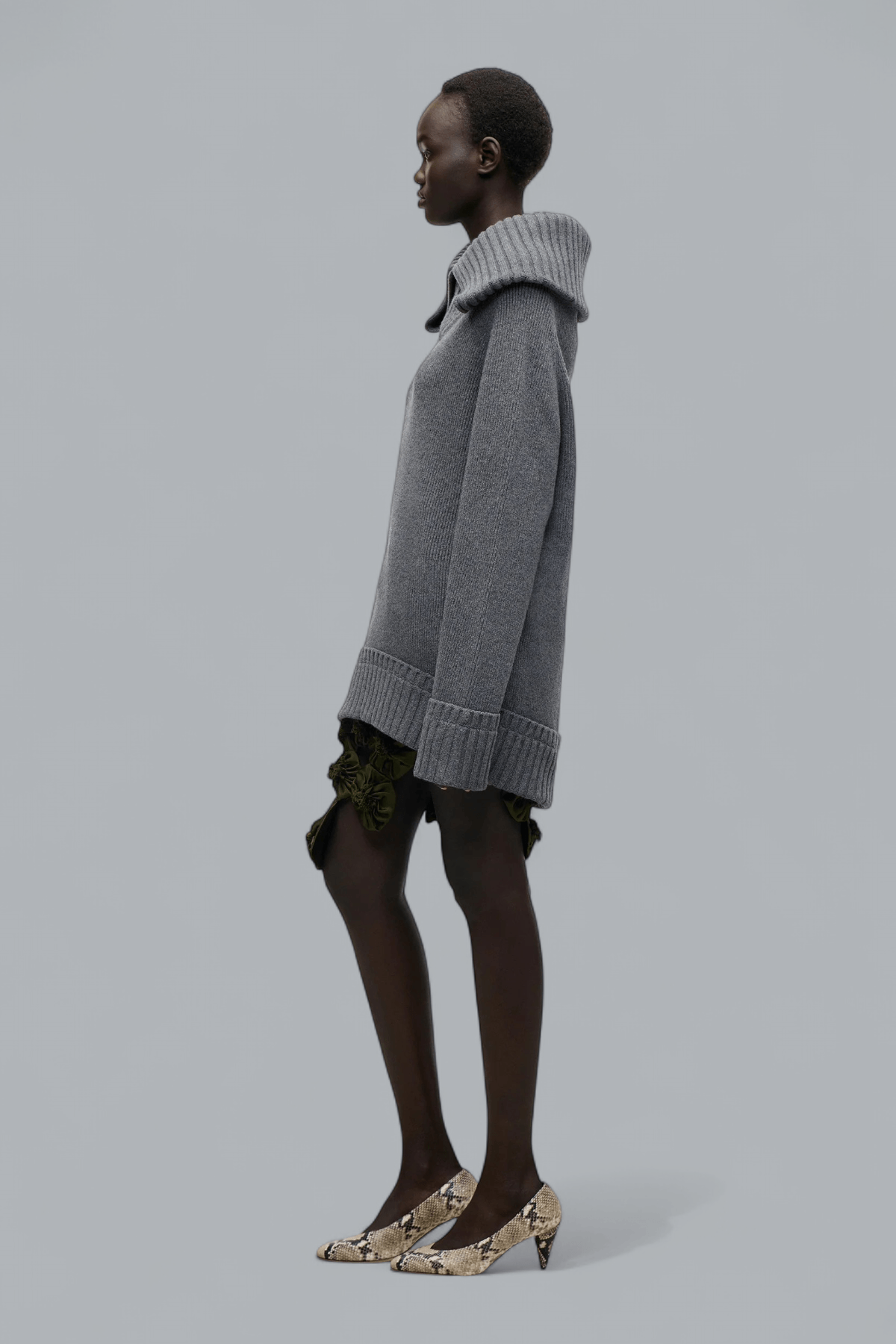 Pullover mit breitem Kragen