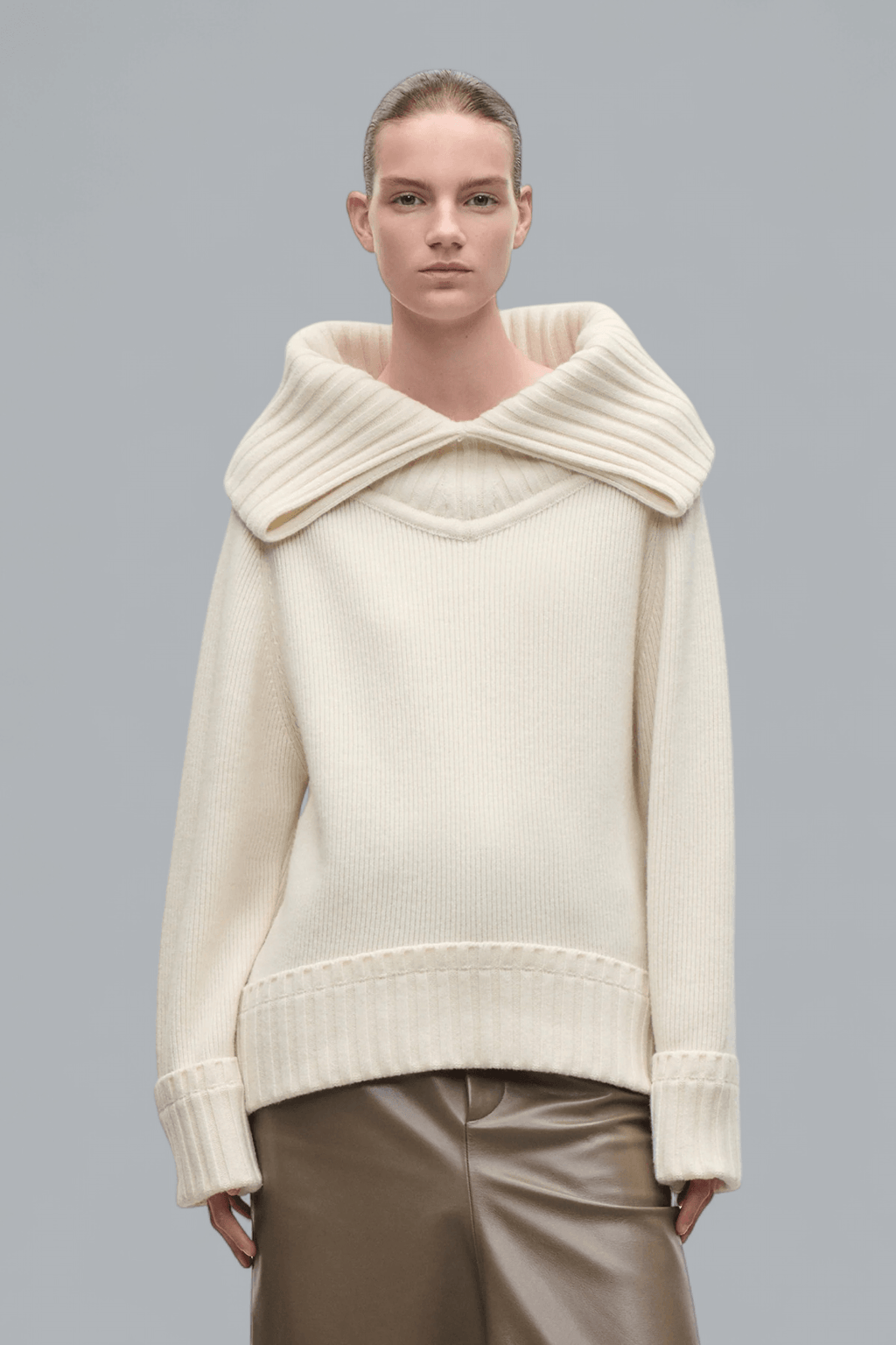 WIDE COLLAR JUMPER
