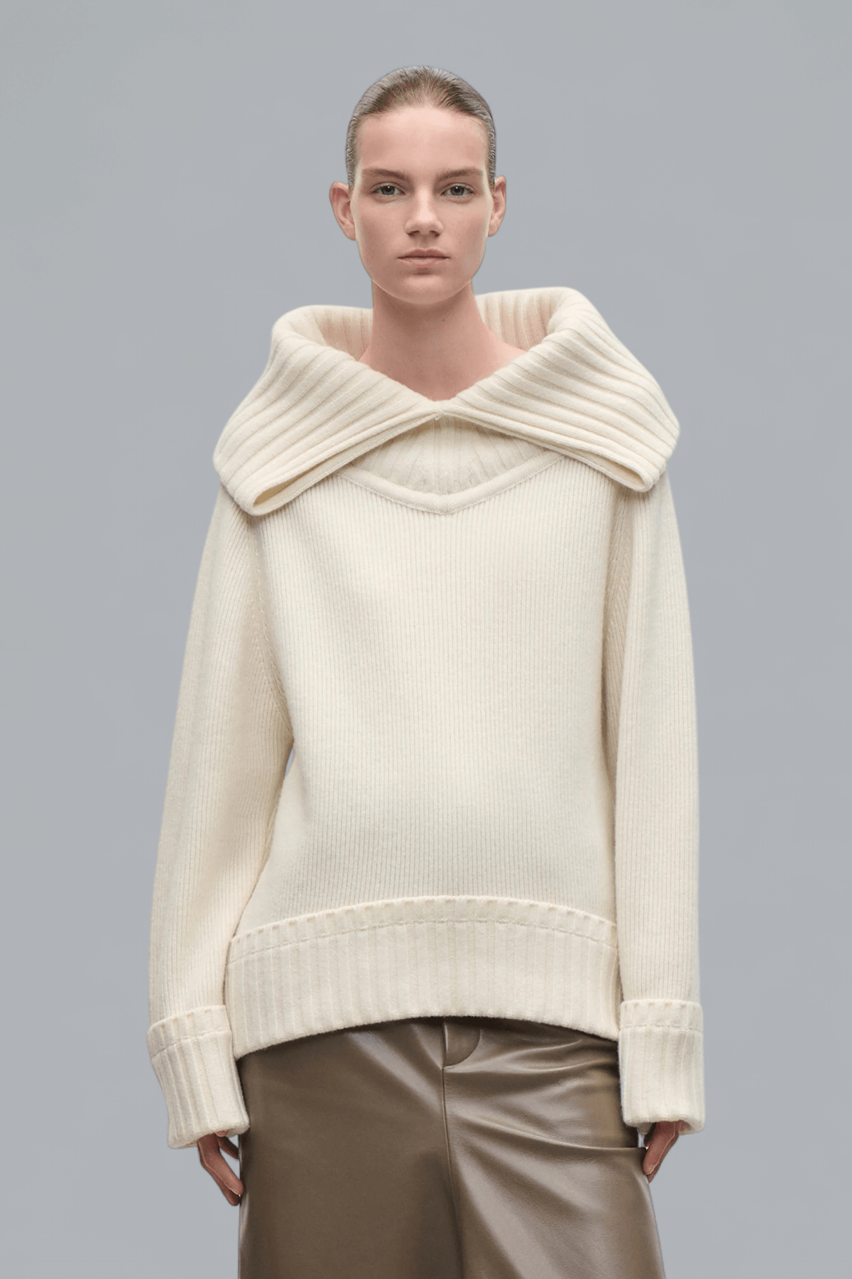 WIDE COLLAR JUMPER