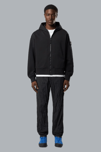Hoodie van biologisch katoen fleece, zwart.