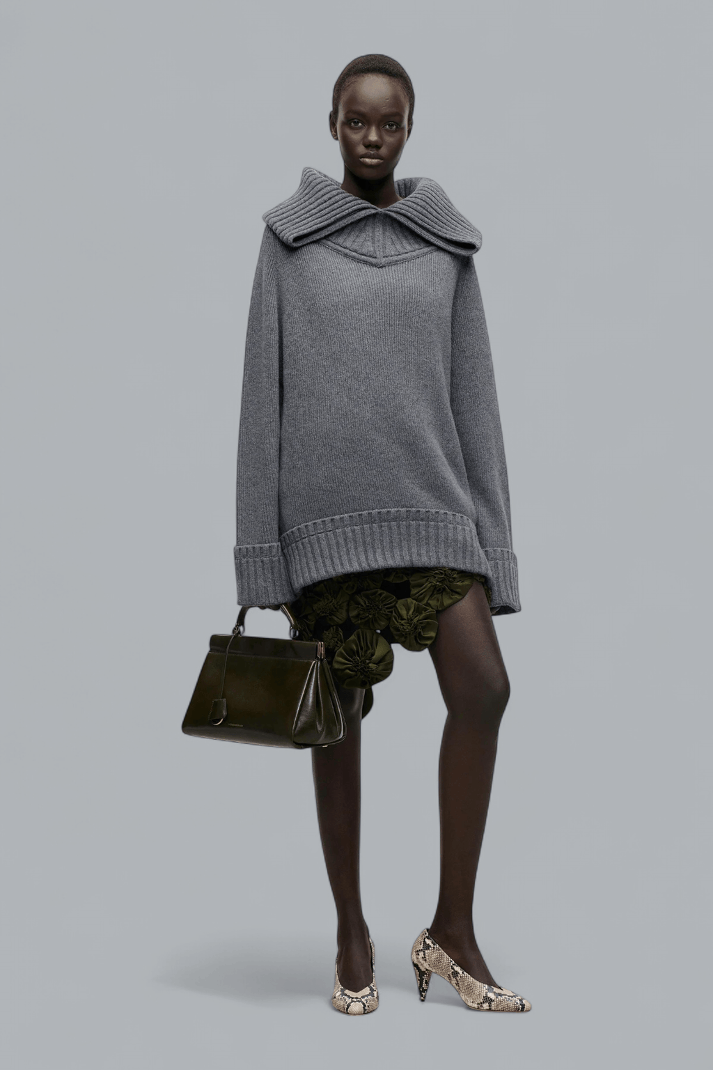 Pullover mit breitem Kragen