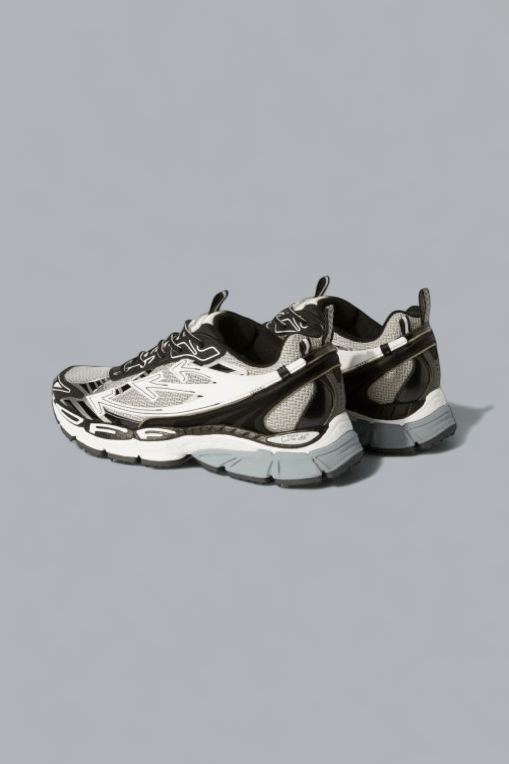 BE RIGHT BACK SNEAKERS