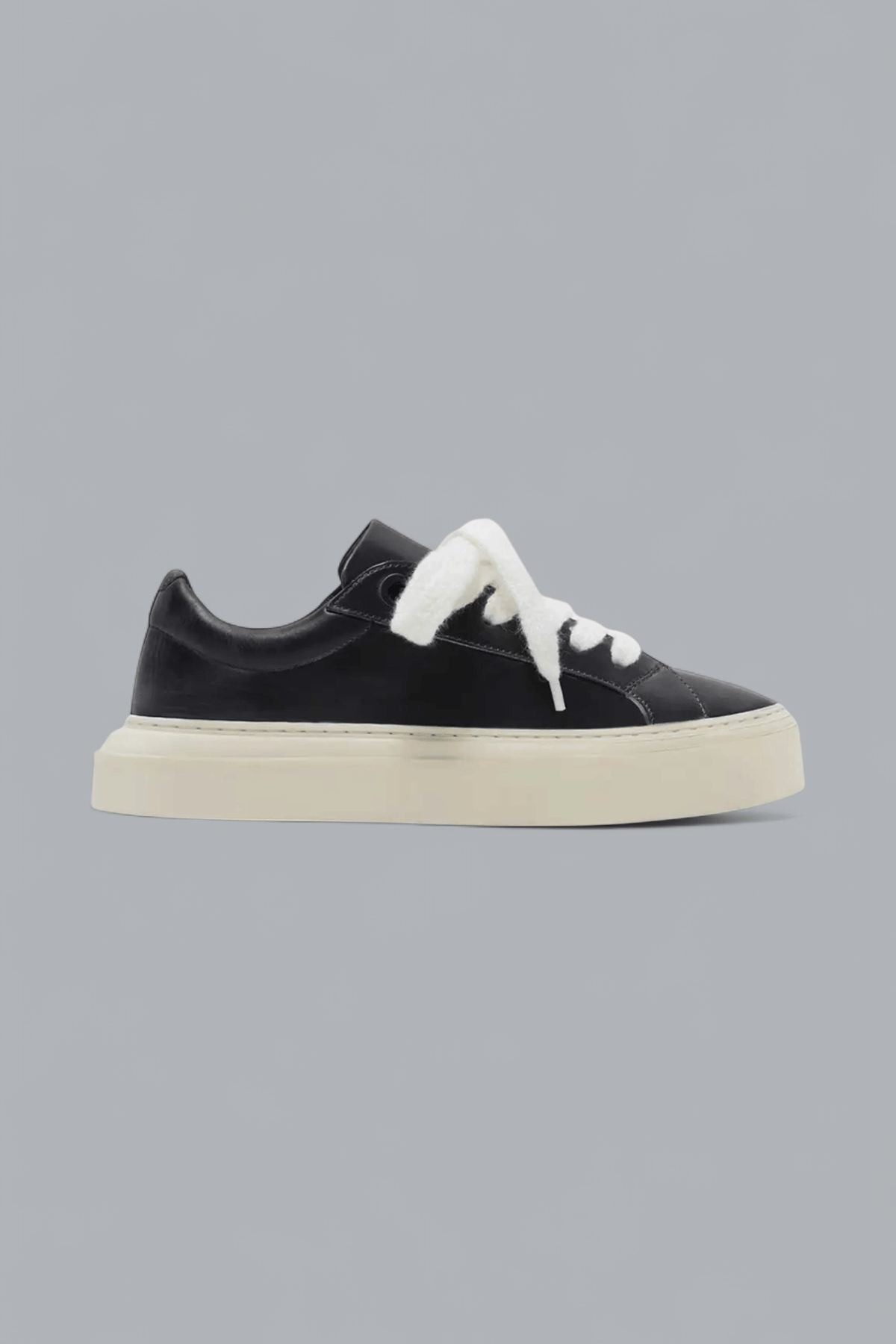 THE WILSON SNEAKERS