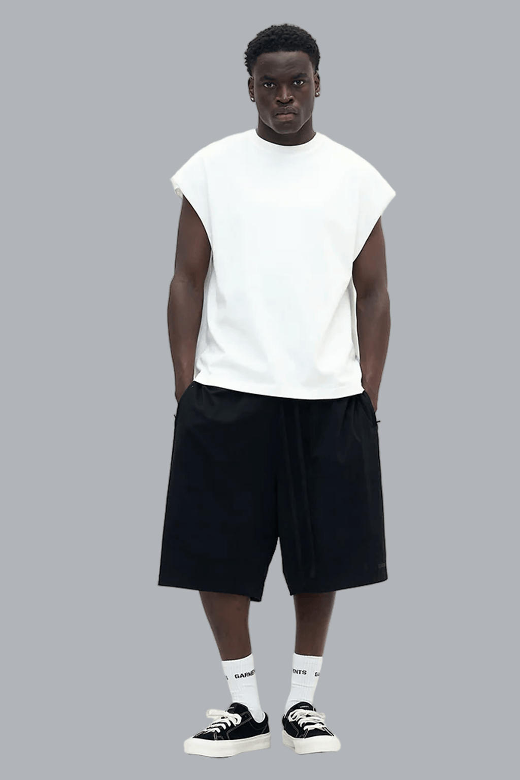 SLEEVELESS T-SHIRT
