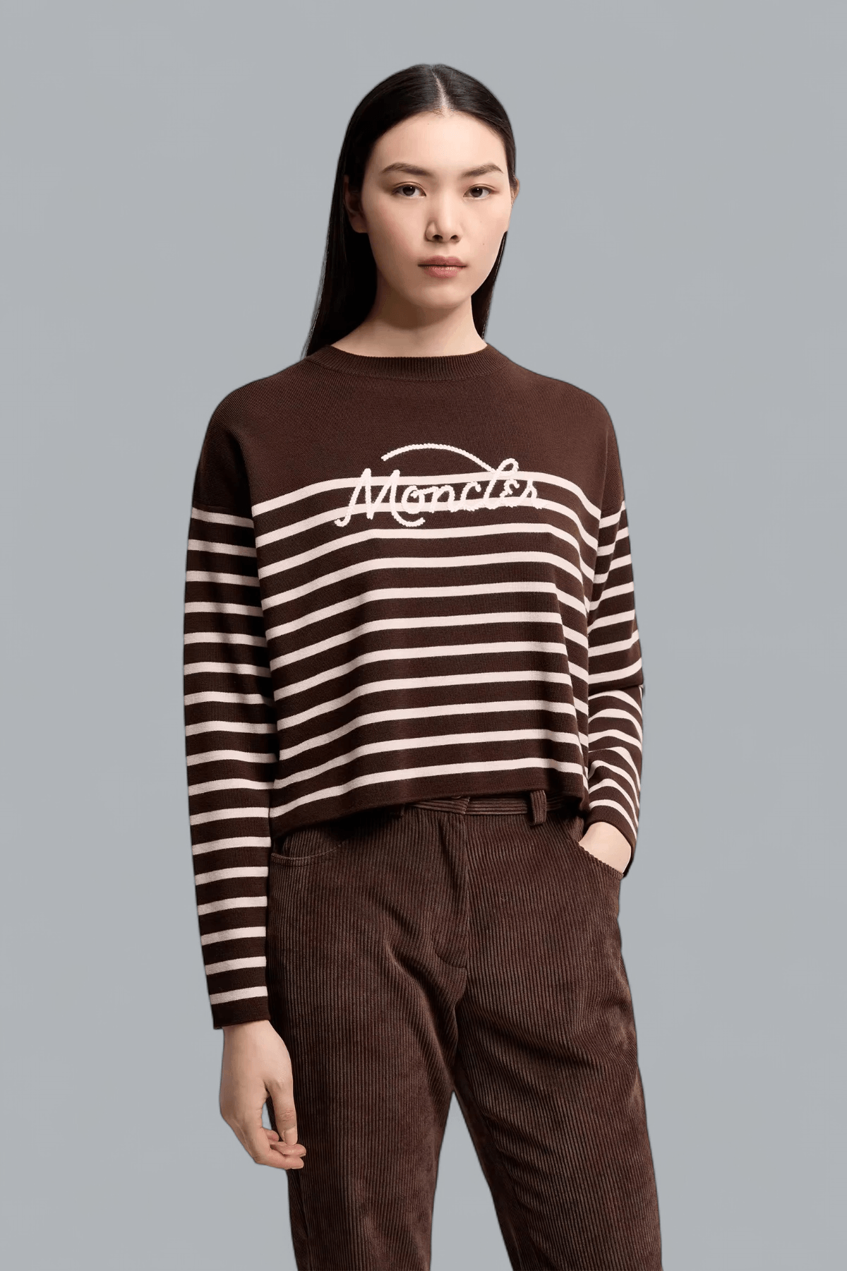 SWEATSHIRT MIT RUNDHALSAUSSCHNITT