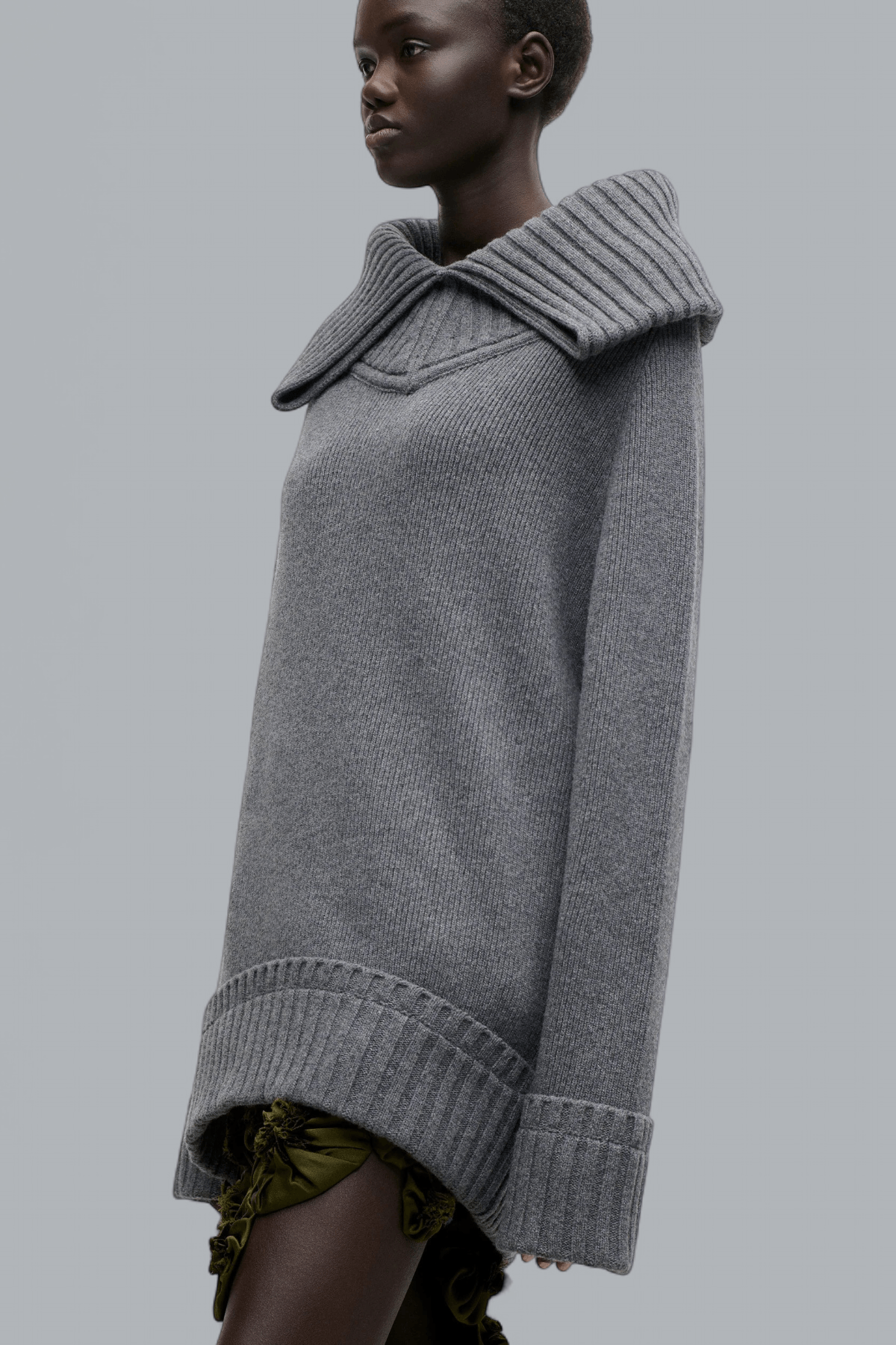 Pullover mit breitem Kragen