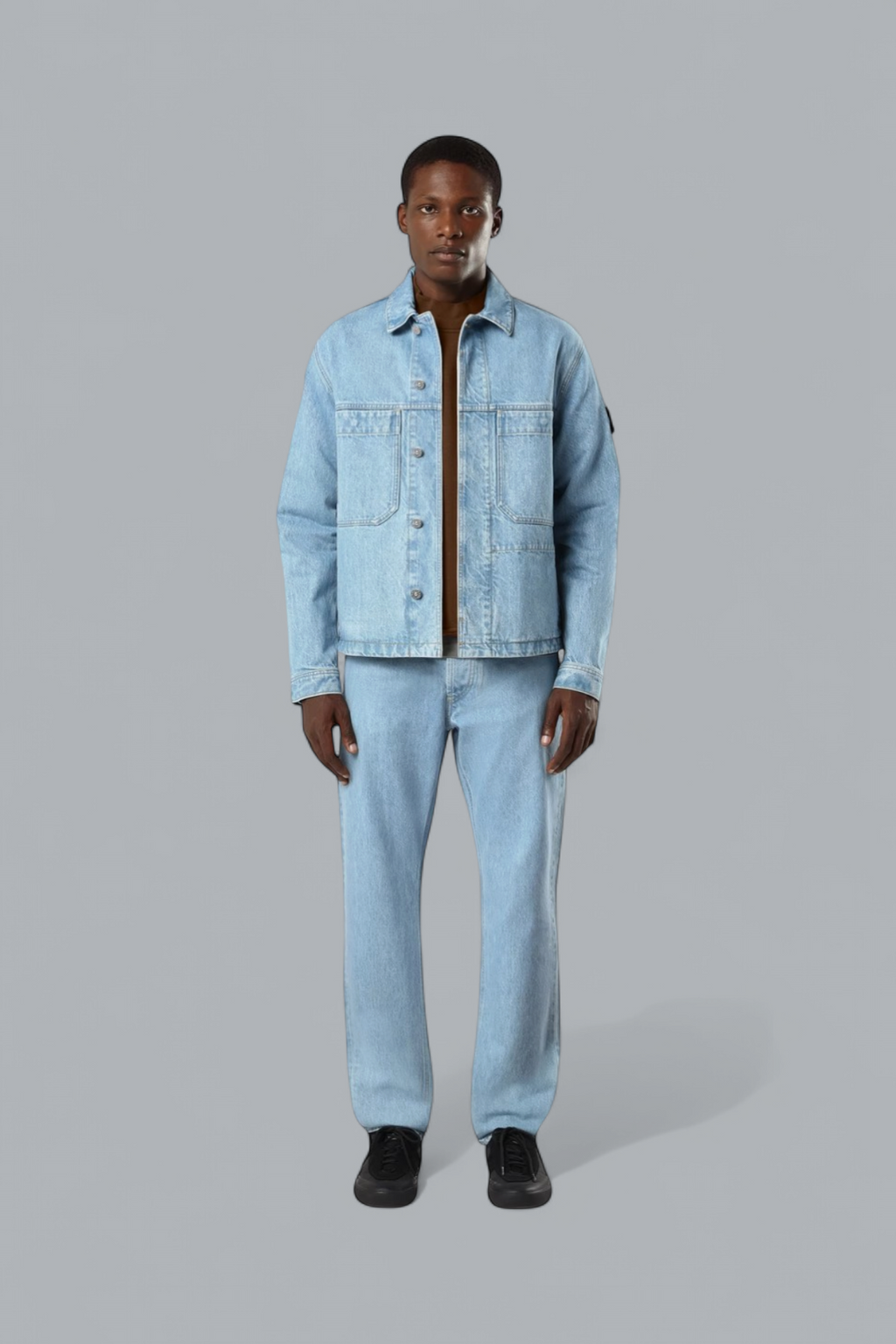 INDIGO DENIM LIGHT WASH STRAIGHT FIT JEANS