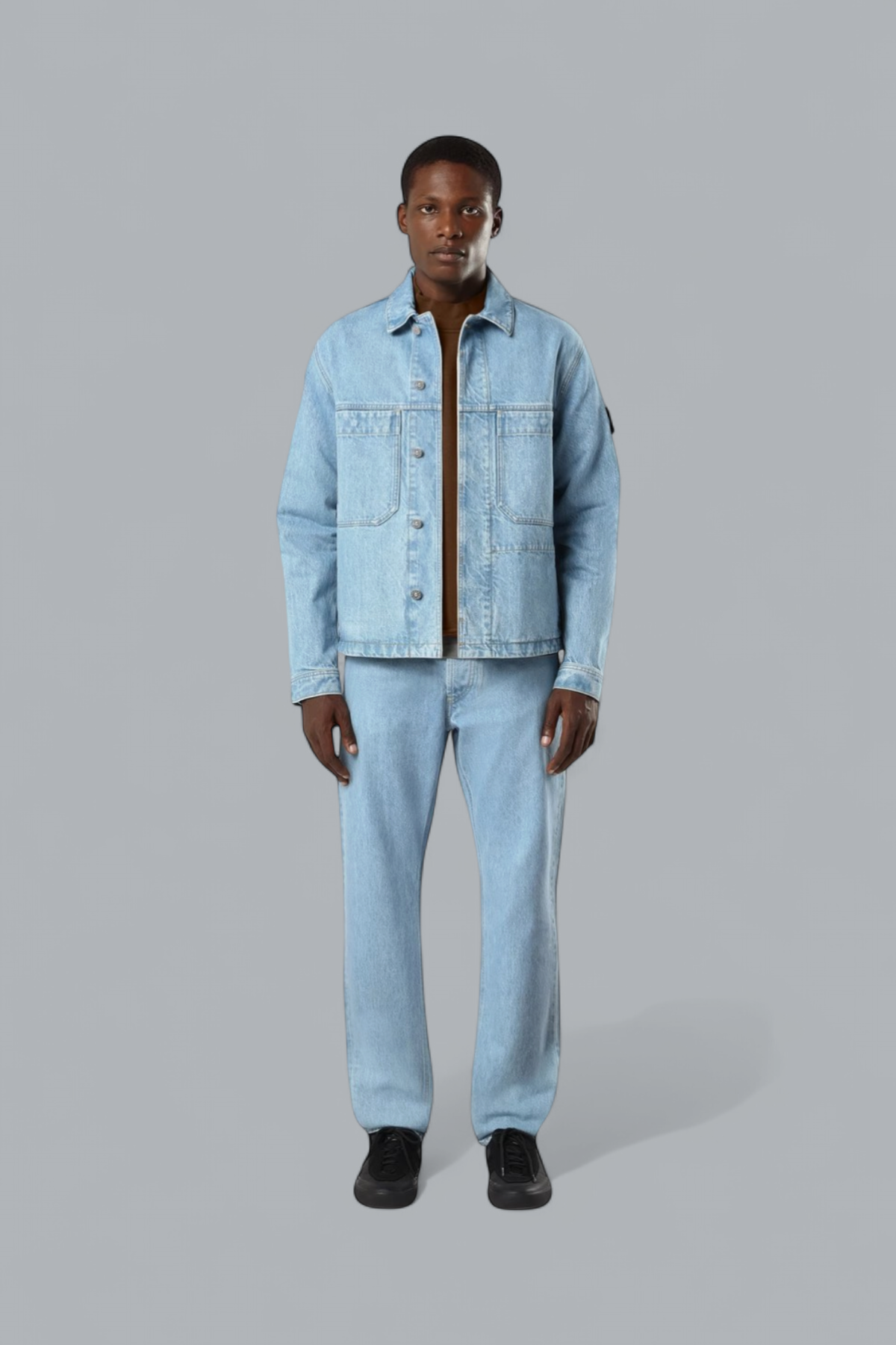 INDIGO DENIM LIGHT WASH STRAIGHT FIT JEANS