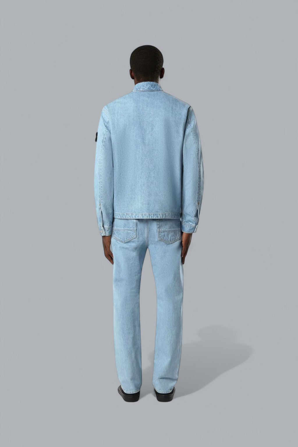 INDIGO DENIM LIGHT WASH STRAIGHT FIT JEANS